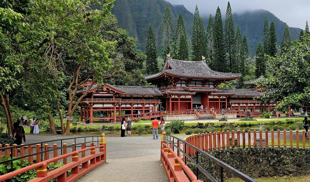 Byodo-In Temple beneath the green Koolau mountains